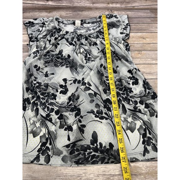 Cocomo Sleeveless Top Blouse Women Size L Gray Black Floral Chain Necklace - Picture 12 of 13